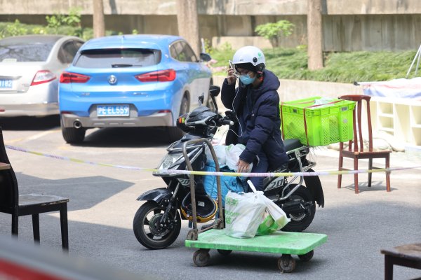 最新股票配资平台 大额补贴刺激外卖订单剧增，“被卷”商家盼行业回归理性